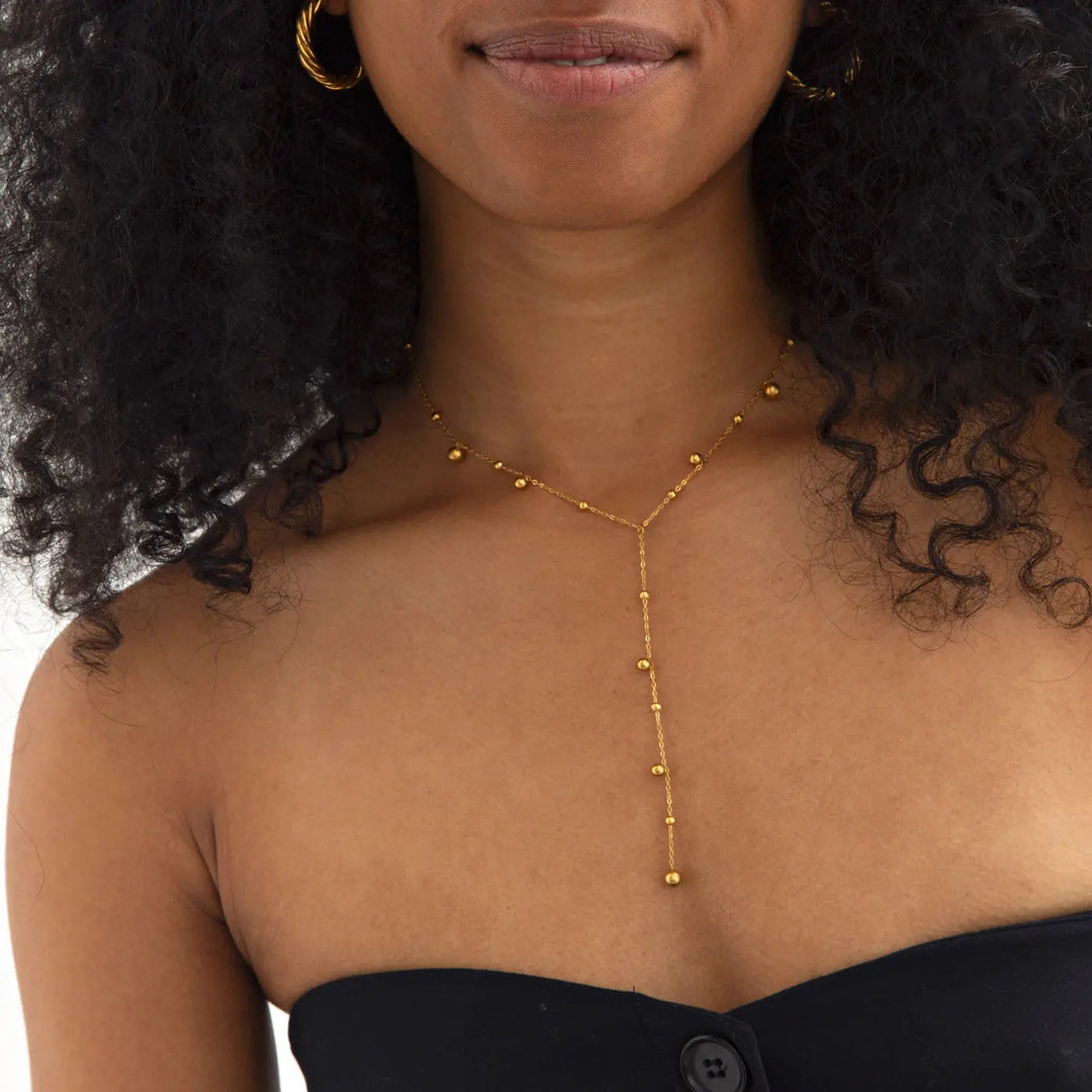 Klara - Lariat Necklace with Gold Dots Stainless Steel Timi of Sweden