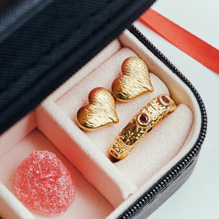 Suvy - Pendientes de Stud en Forma de Corazón Acanalado de Acero Inoxidable