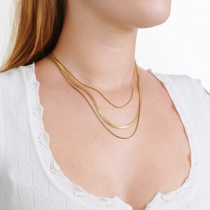 Matilde - Collar de triple cadena de acero inoxidable