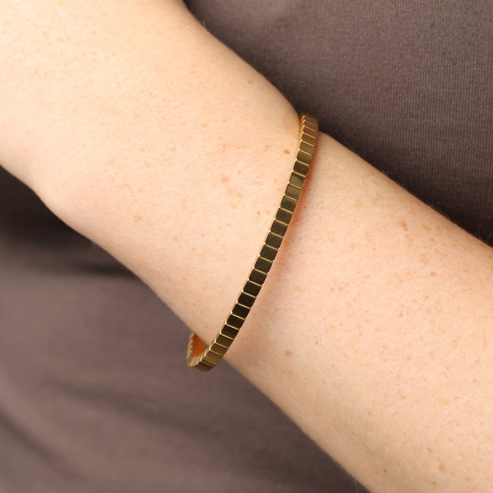 Meja - Pulsera rígida texturizada de acero inoxidable