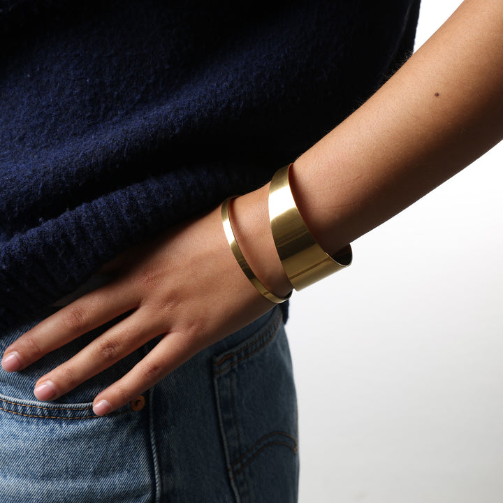 Krista - Pulsera gruesa de brazalete de acero inoxidable