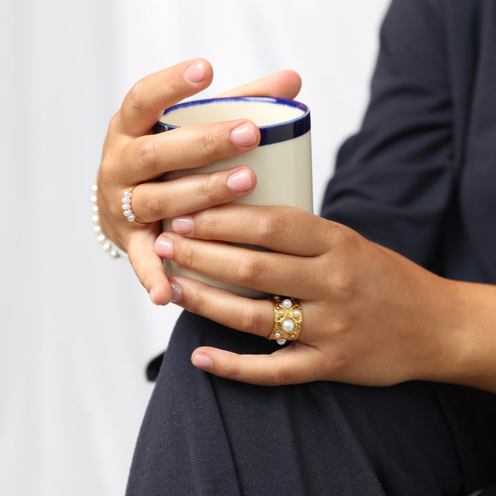 Kerstin - Anillo de Perla Martillada de Acero Inoxidable