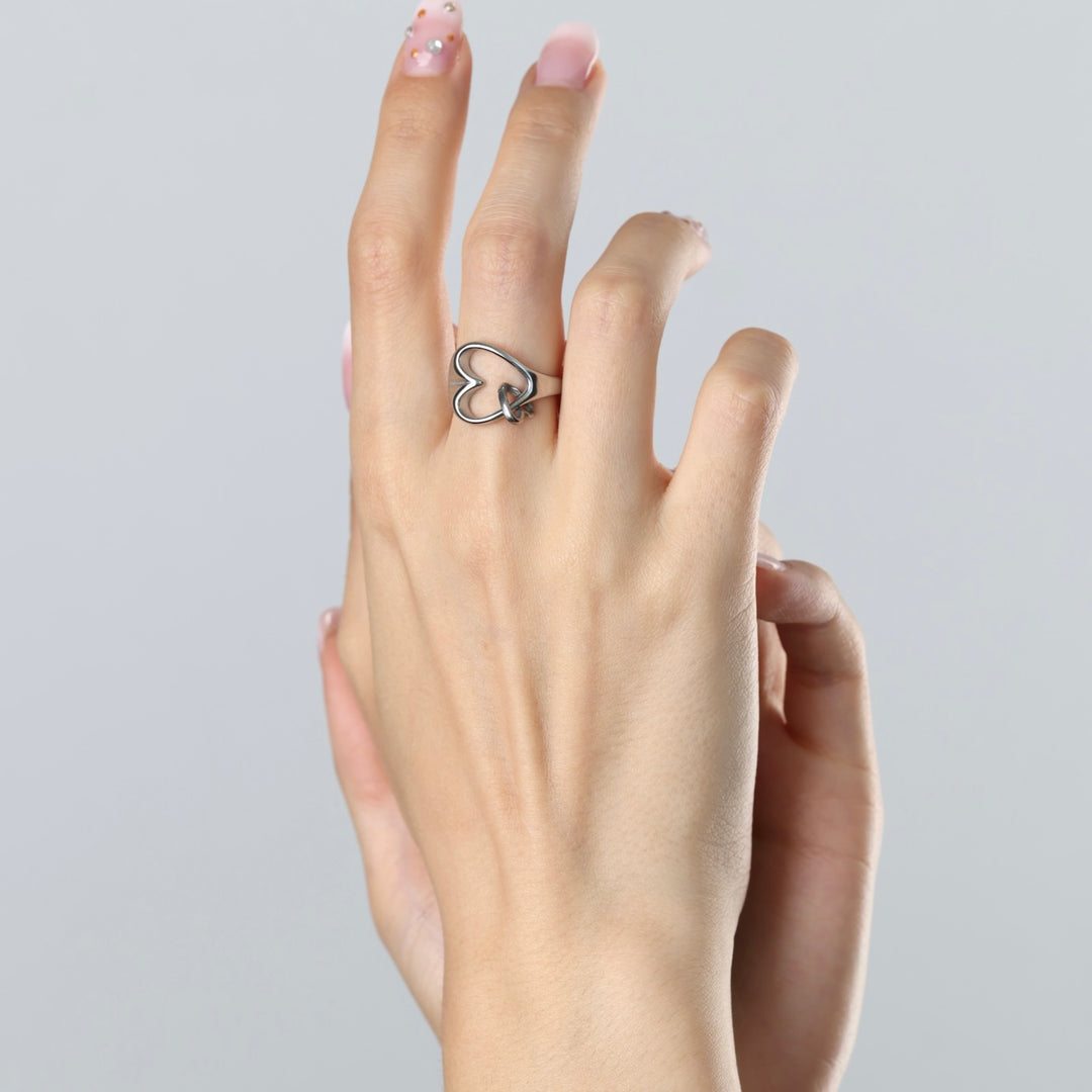 Britta – heart ring in stainless steel, silver | Timi of Sweden