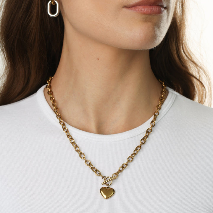 Myra - Collar de corazón de acero inoxidable