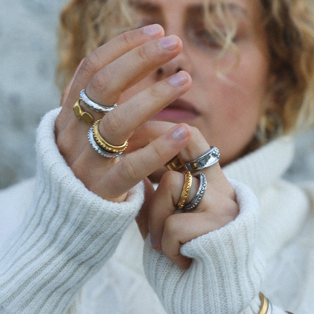 Alessia - Anillo de burbujas de acero inoxidable