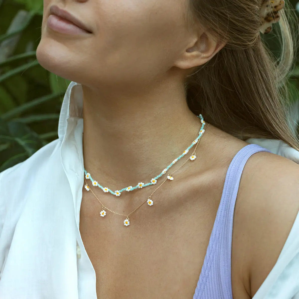 White Small Flowers Bead Necklace